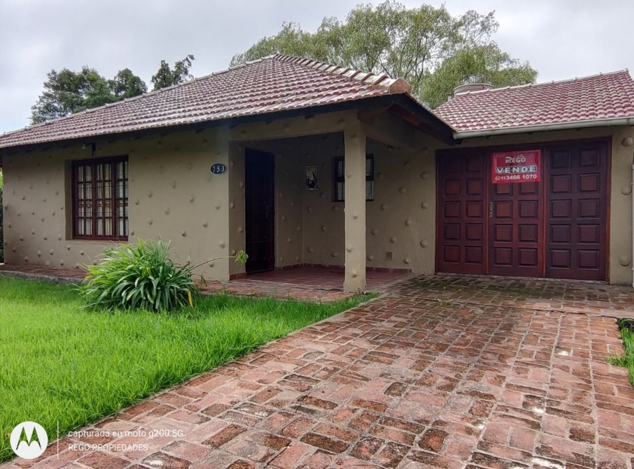 Casa de 4 ambientes en los Acantilados