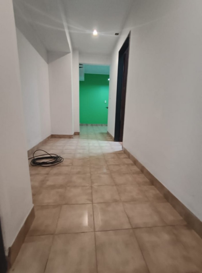 NUEVO VALOR - CASA 4 AMB DE 133 mts2- SOBRE GRAN LOTE DE 8.66 X 60 mts