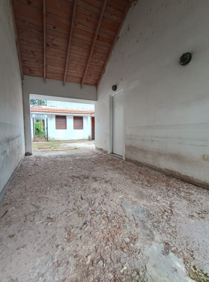 NUEVO VALOR - CASA 4 AMB DE 133 mts2- SOBRE GRAN LOTE DE 8.66 X 60 mts