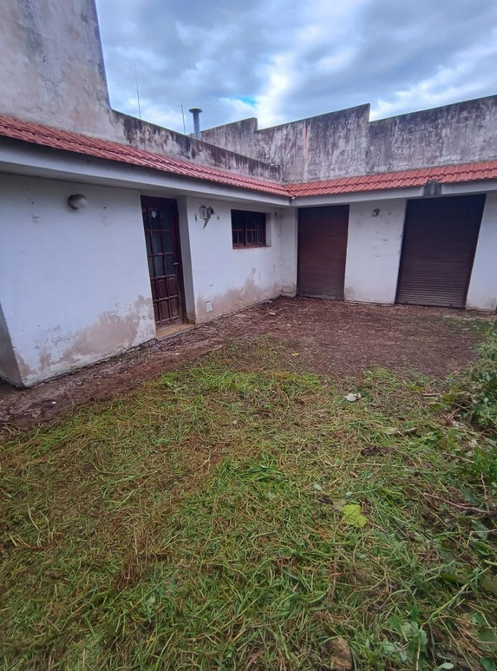 NUEVO VALOR - CASA 4 AMB DE 133 mts2- SOBRE GRAN LOTE DE 8.66 X 60 mts