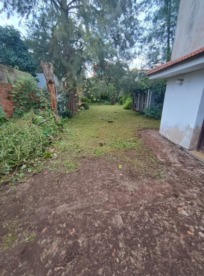 NUEVO VALOR - CASA 4 AMB DE 133 mts2- SOBRE GRAN LOTE DE 8.66 X 60 mts