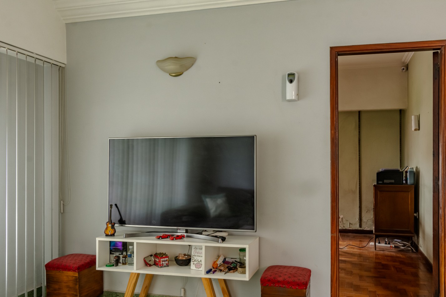 NUEVO VALOR- GRAN OPORTUNIDAD: CASA DE 2 PLANTAS CON LOCAL EN ESQUINA PARA ALQUILAR