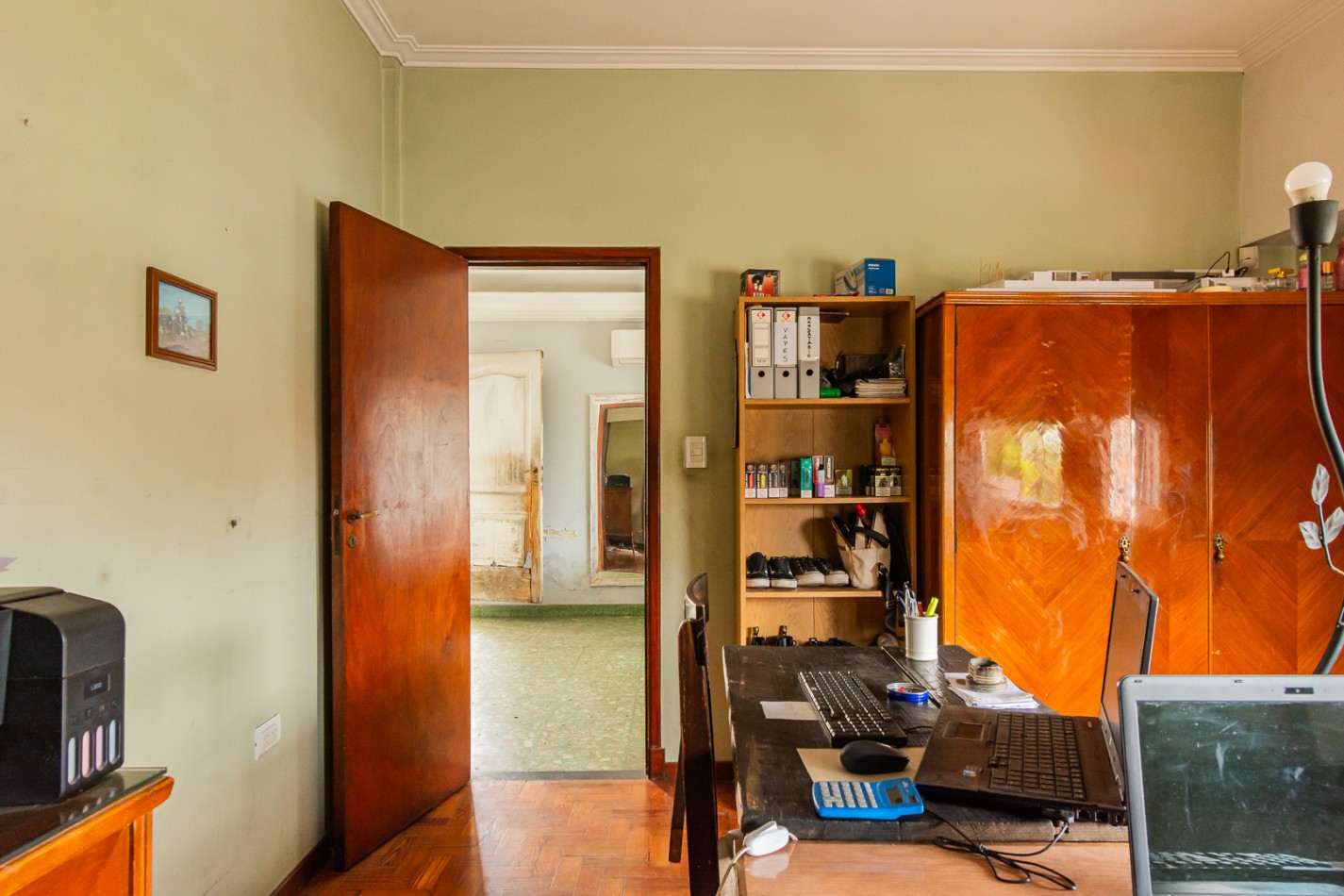 NUEVO VALOR- GRAN OPORTUNIDAD: CASA DE 2 PLANTAS CON LOCAL EN ESQUINA PARA ALQUILAR