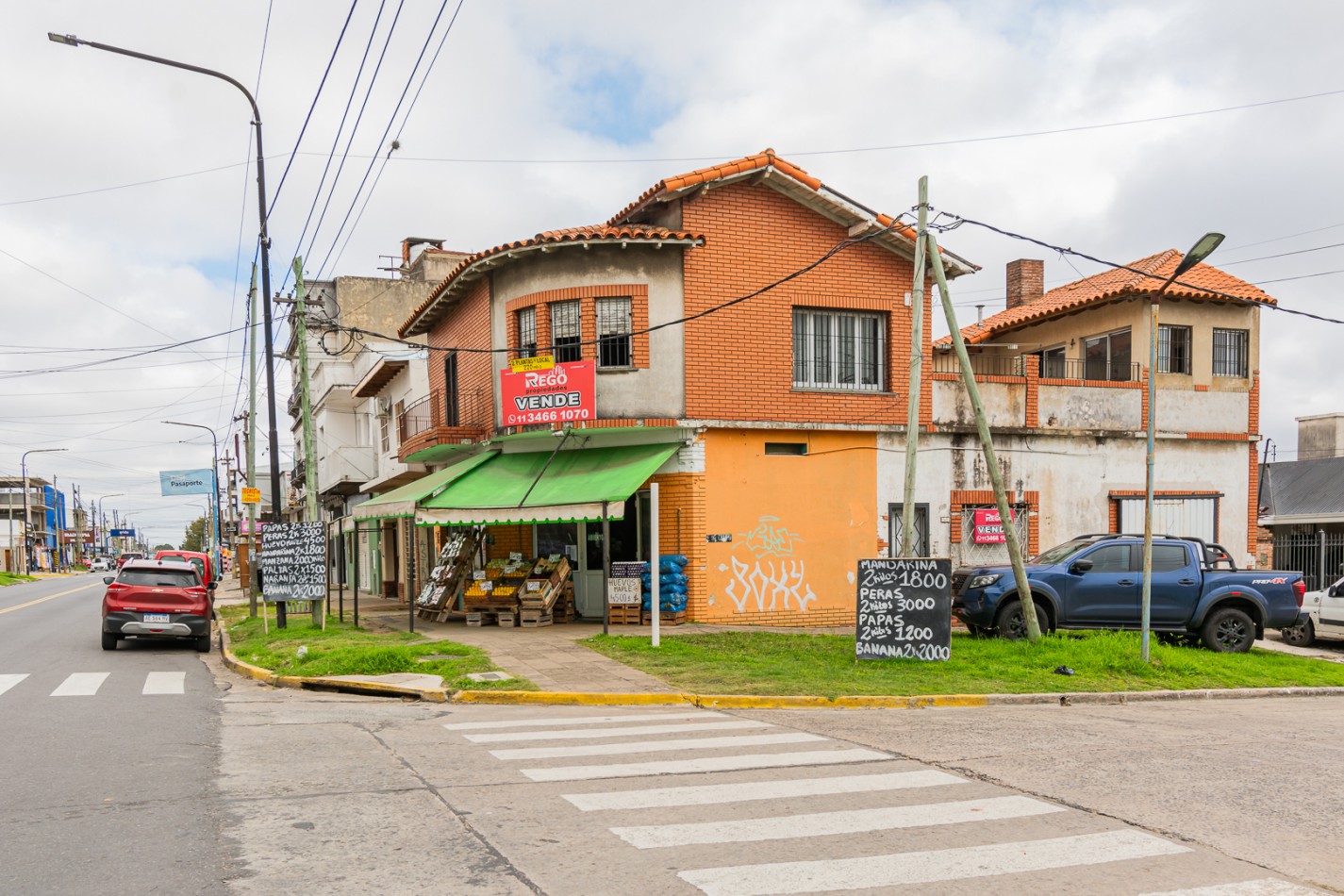 NUEVO VALOR- GRAN OPORTUNIDAD: CASA DE 2 PLANTAS CON LOCAL EN ESQUINA PARA ALQUILAR
