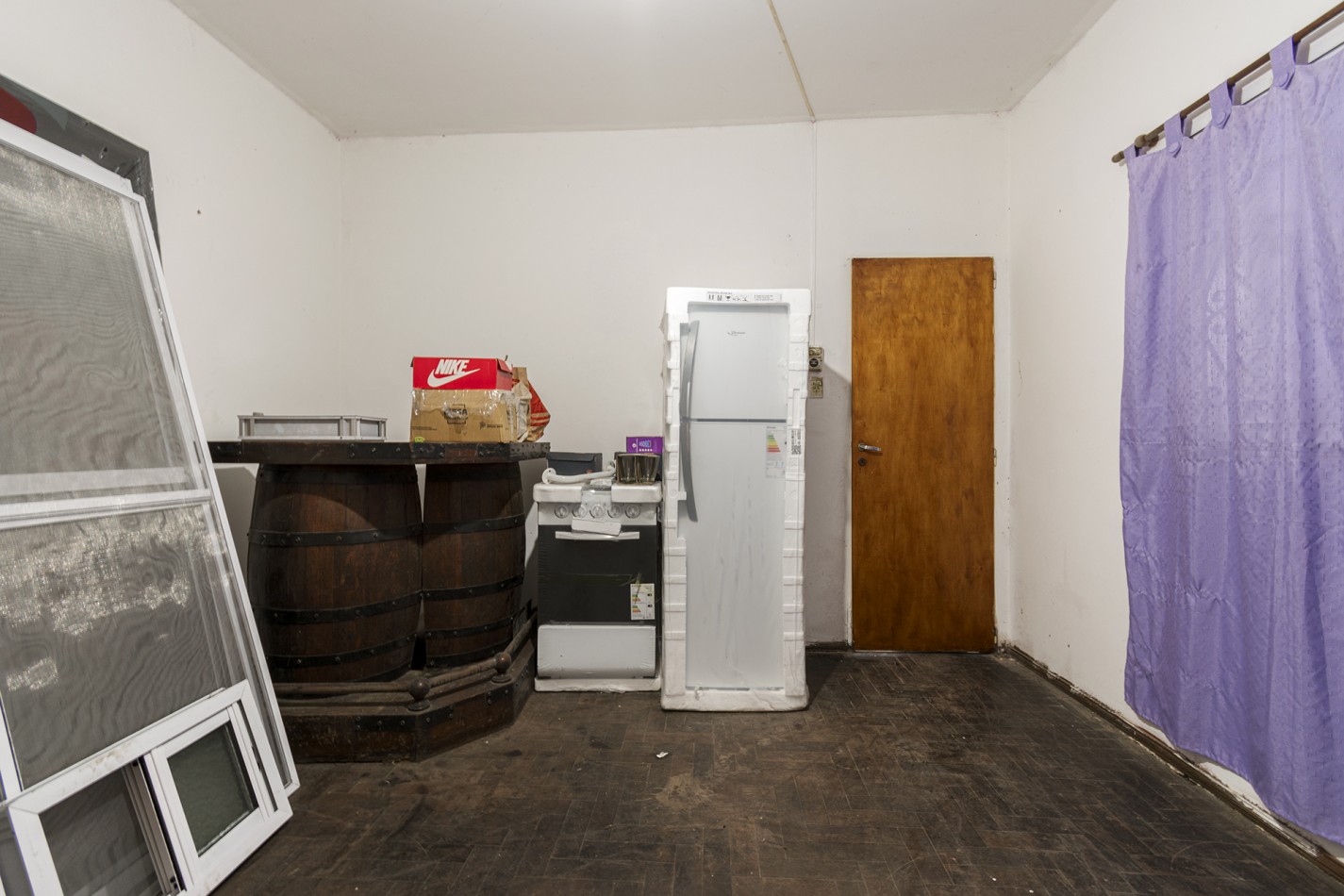 VENTA CASA DE 4 AMB. AL FRENTE DE 2 PLANTAS CON GARAGE SIN EXPENSAS