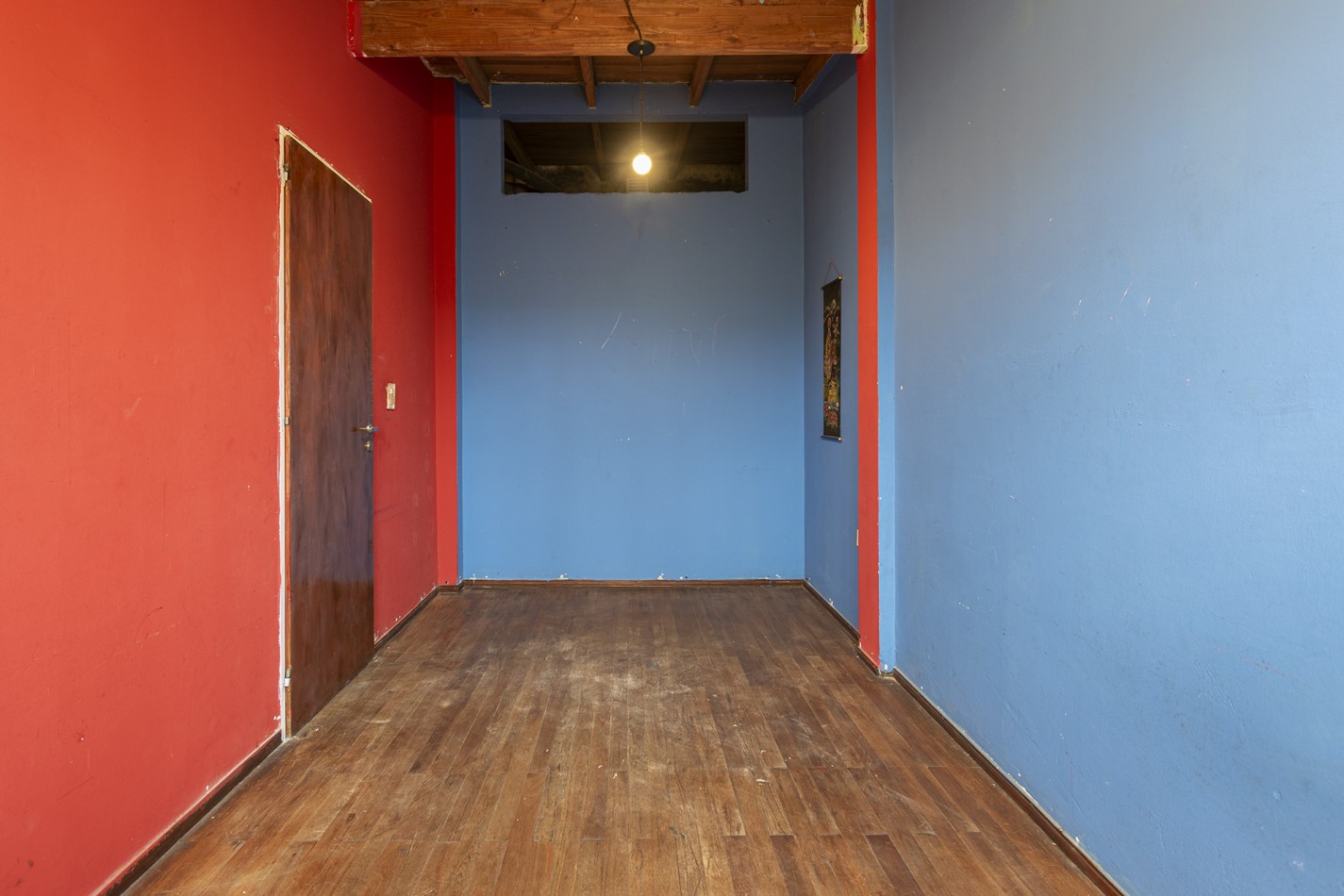 VENTA CASA DE 4 AMB. AL FRENTE DE 2 PLANTAS CON GARAGE SIN EXPENSAS