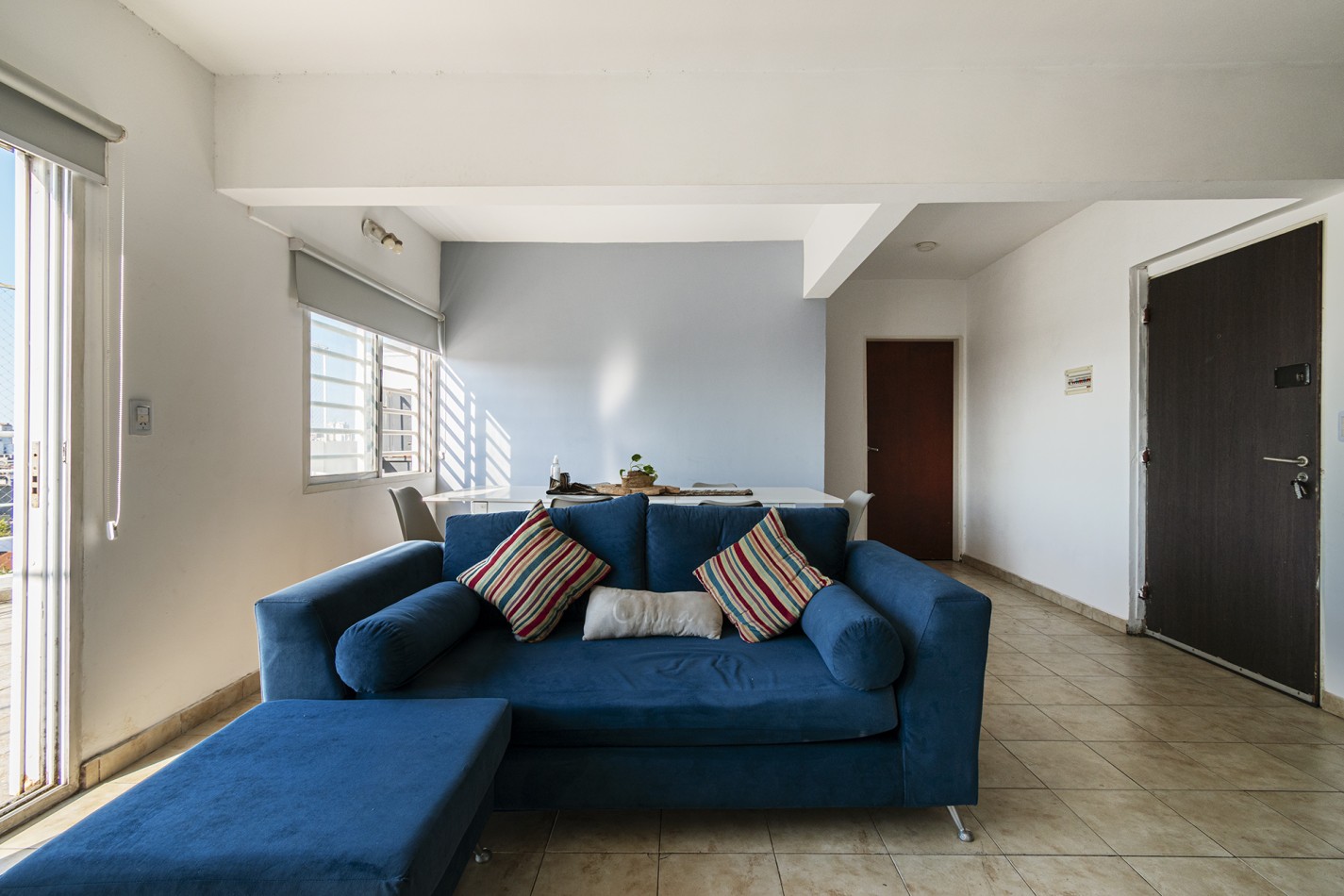 DEPARTAMENTO EN DUPLEX - C/COCHERA CUBIERTA Y PARRILLA