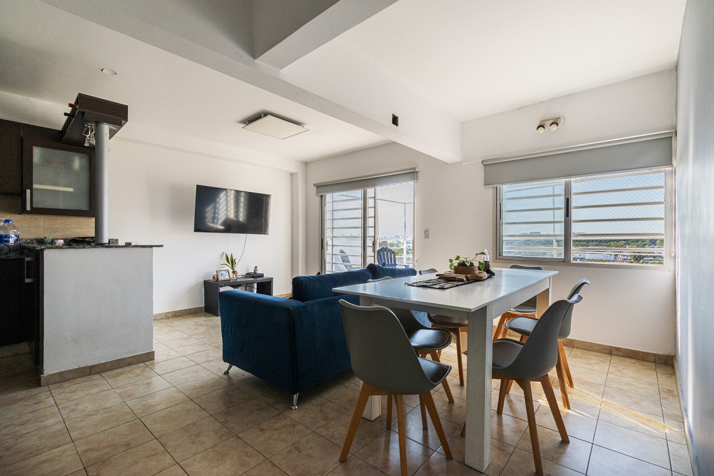 DEPARTAMENTO EN DUPLEX - C/COCHERA CUBIERTA Y PARRILLA