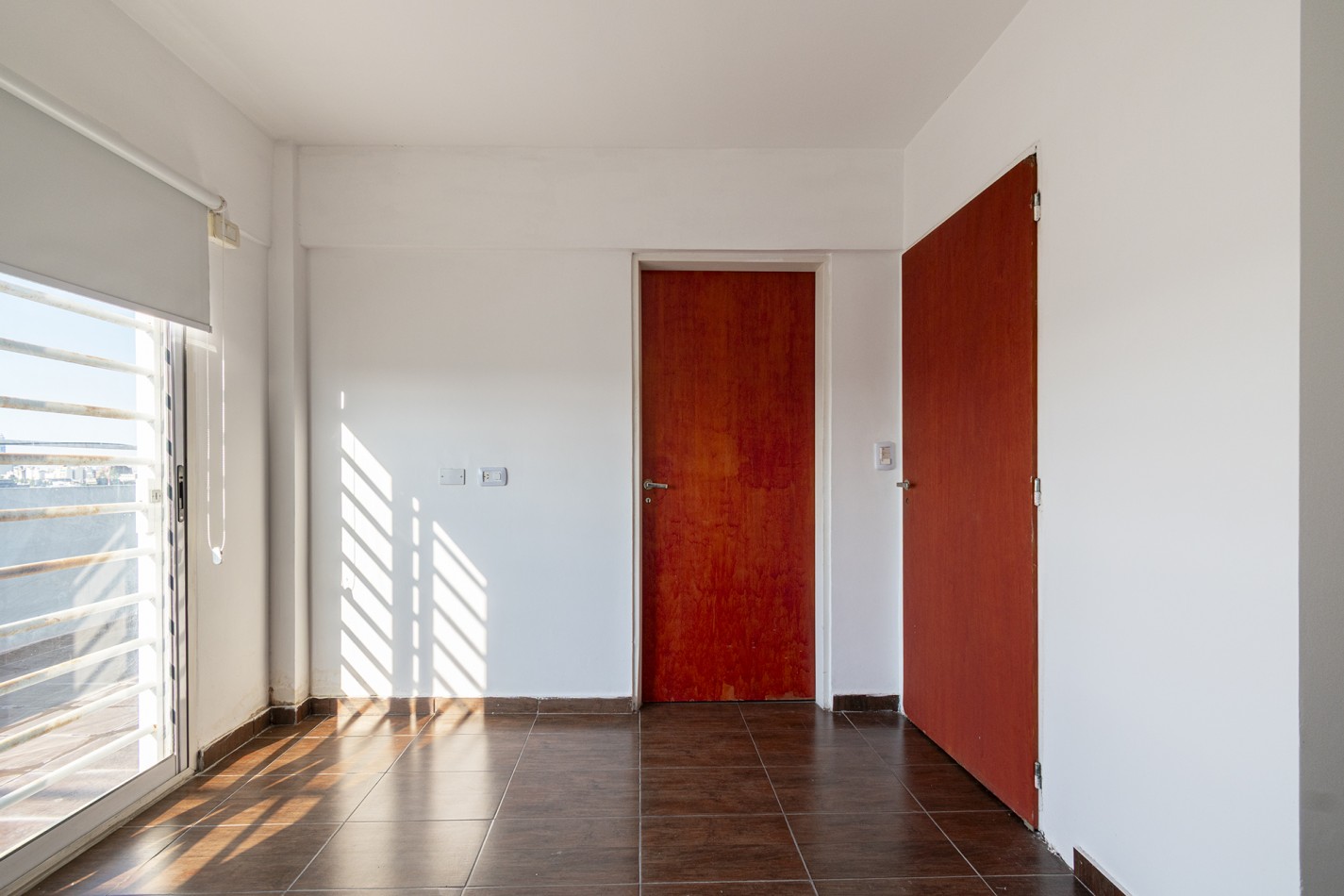 DEPARTAMENTO EN DUPLEX - C/COCHERA CUBIERTA Y PARRILLA
