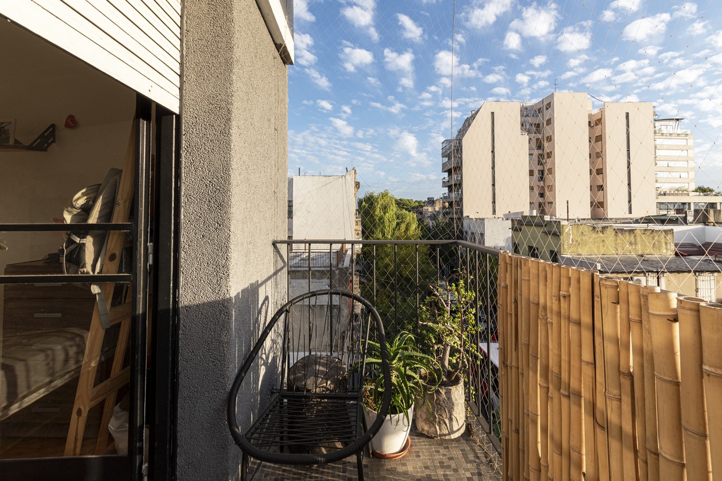 DEPARTAMENTO 5 AMB- CON BALCON AL FRENTE -SUM Y TERRAZA