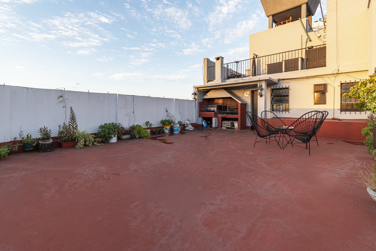 DEPARTAMENTO 5 AMB- CON BALCON AL FRENTE -SUM Y TERRAZA
