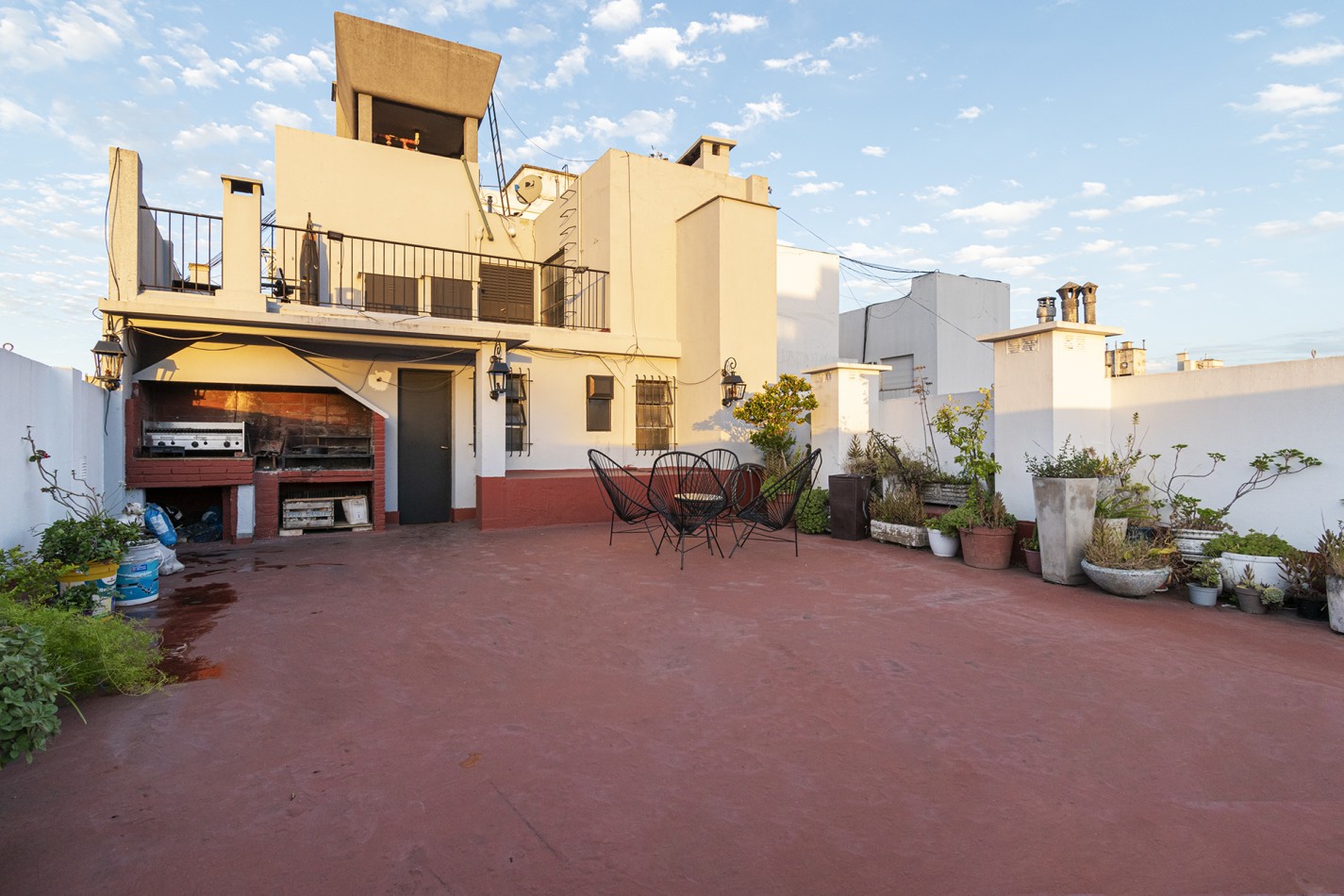 DEPARTAMENTO 5 AMB- CON BALCON AL FRENTE -SUM Y TERRAZA