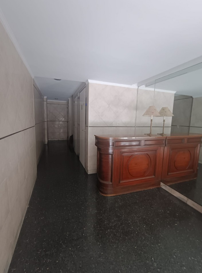 DEPARTAMENTO 3 AMB AL FRENTE A 1 CUADRA DE AV. RIVADAVIA