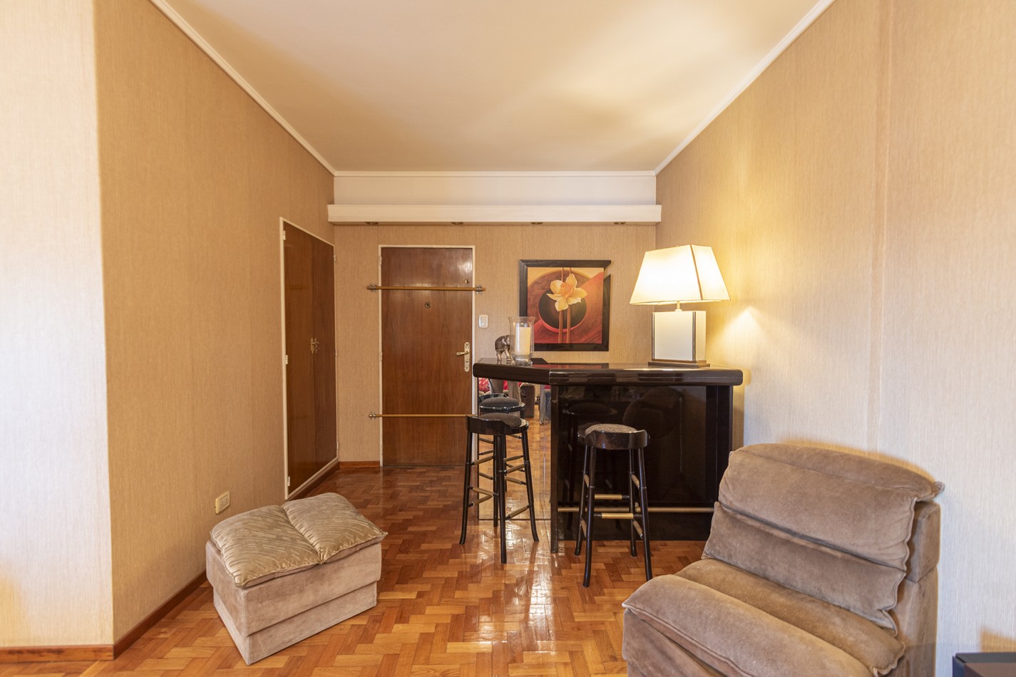 Excelente Departamento 4 ambientes en altura con cochera - Avellaneda Centro.