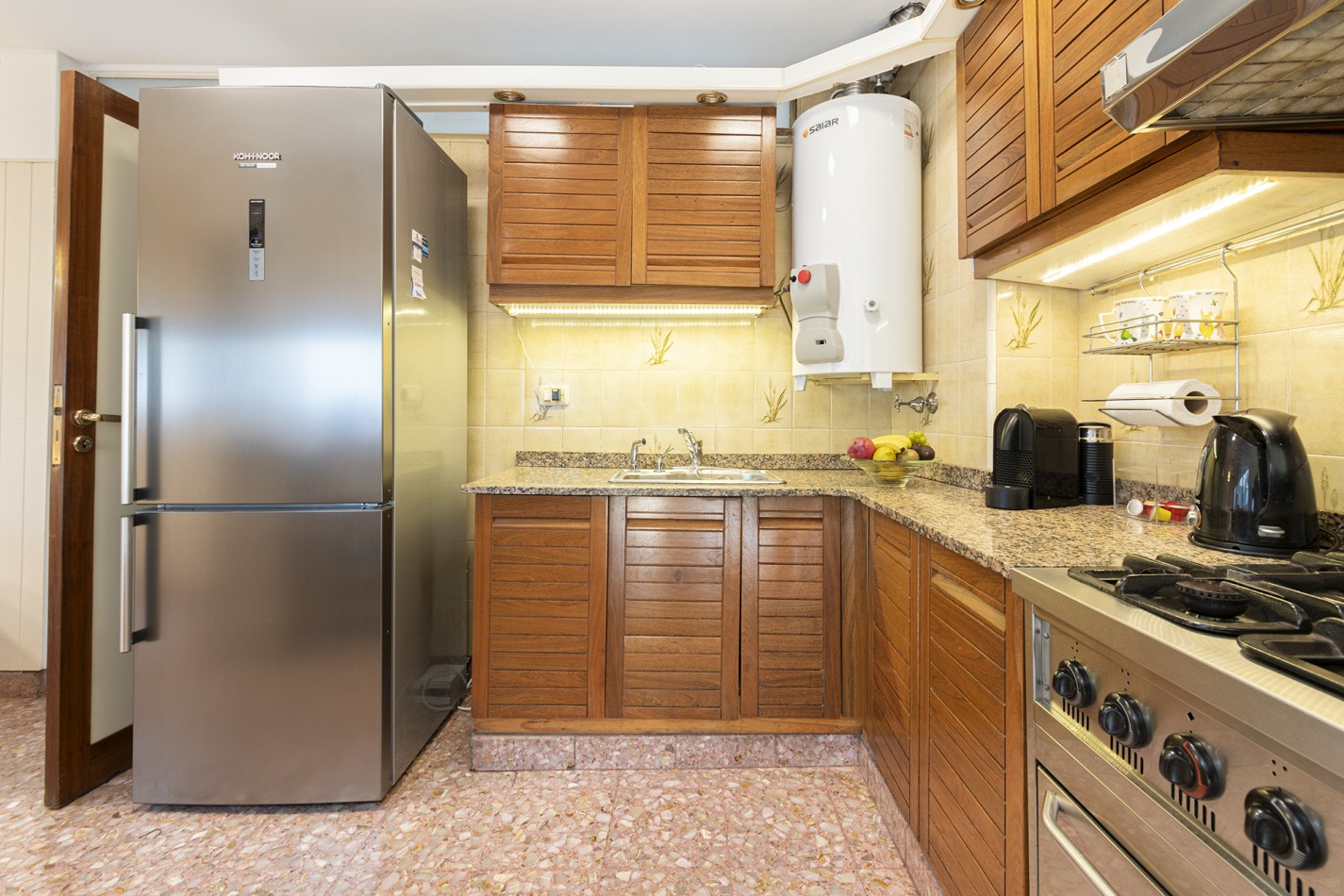 Excelente Departamento 4 ambientes en altura con cochera - Avellaneda Centro.