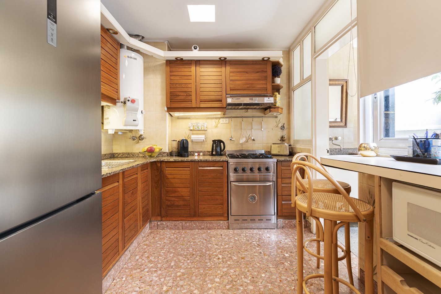 Excelente Departamento 4 ambientes en altura con cochera - Avellaneda Centro.