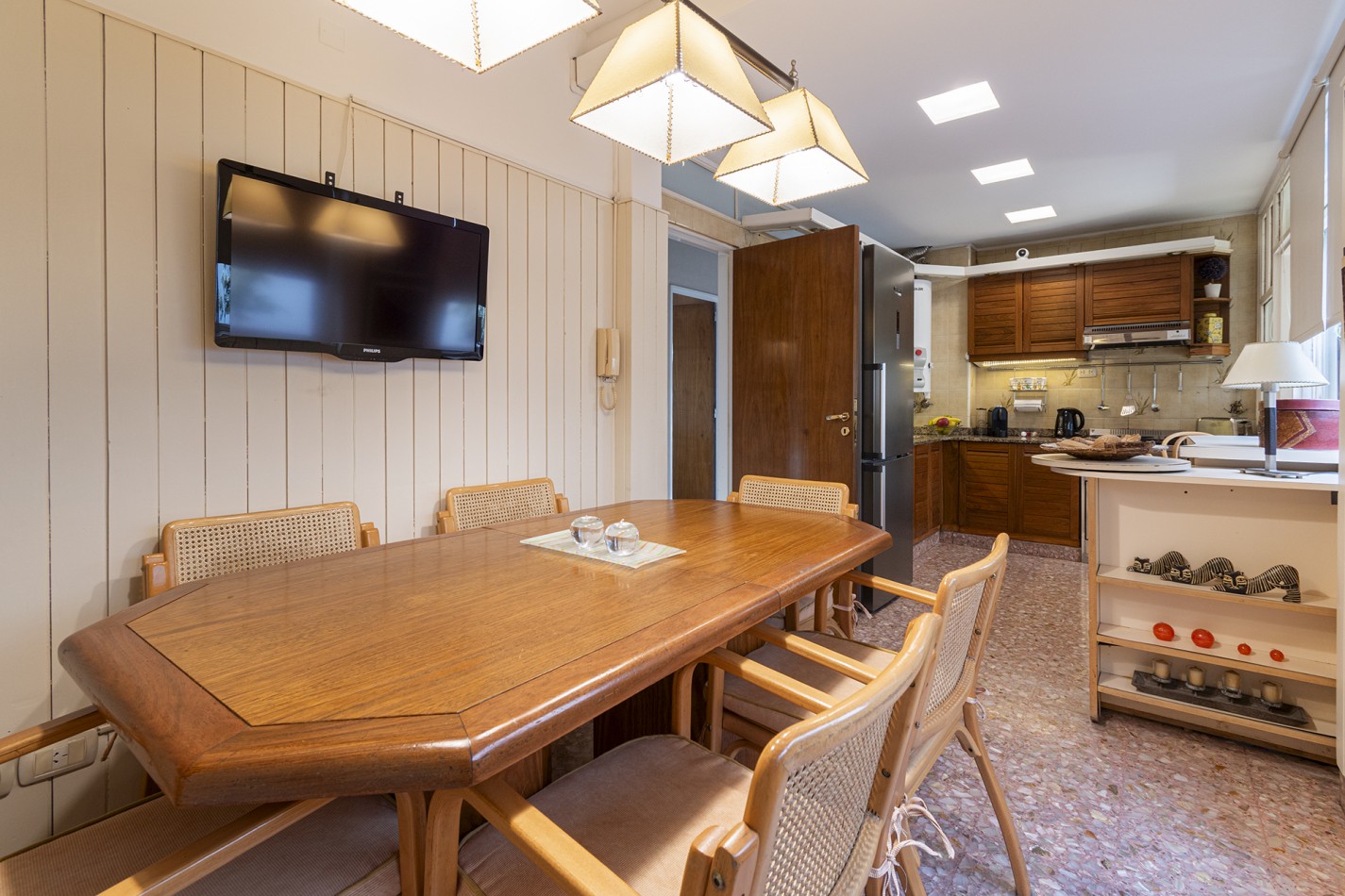 Excelente Departamento 4 ambientes en altura con cochera - Avellaneda Centro.