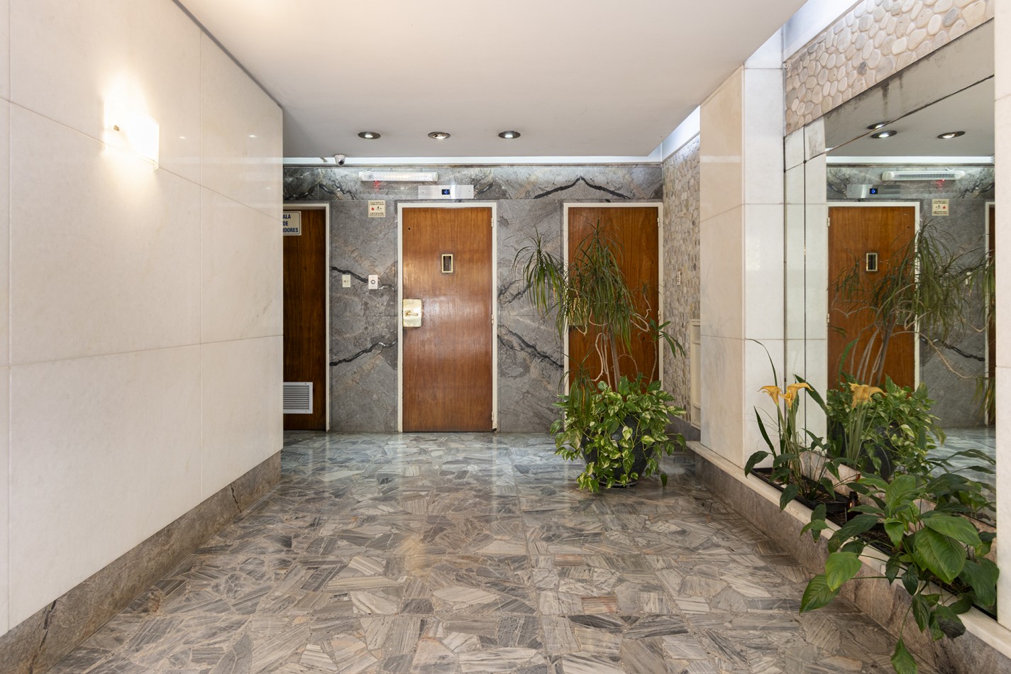 Excelente Departamento 4 ambientes en altura con cochera - Avellaneda Centro.