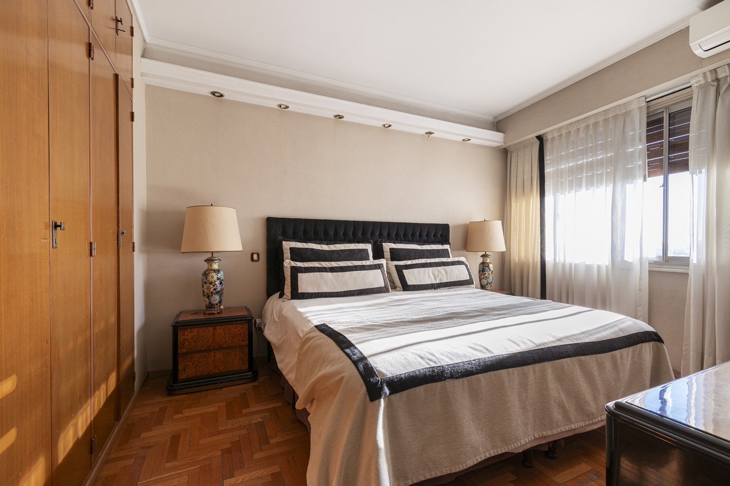 Excelente Departamento 4 ambientes en altura con cochera - Avellaneda Centro.