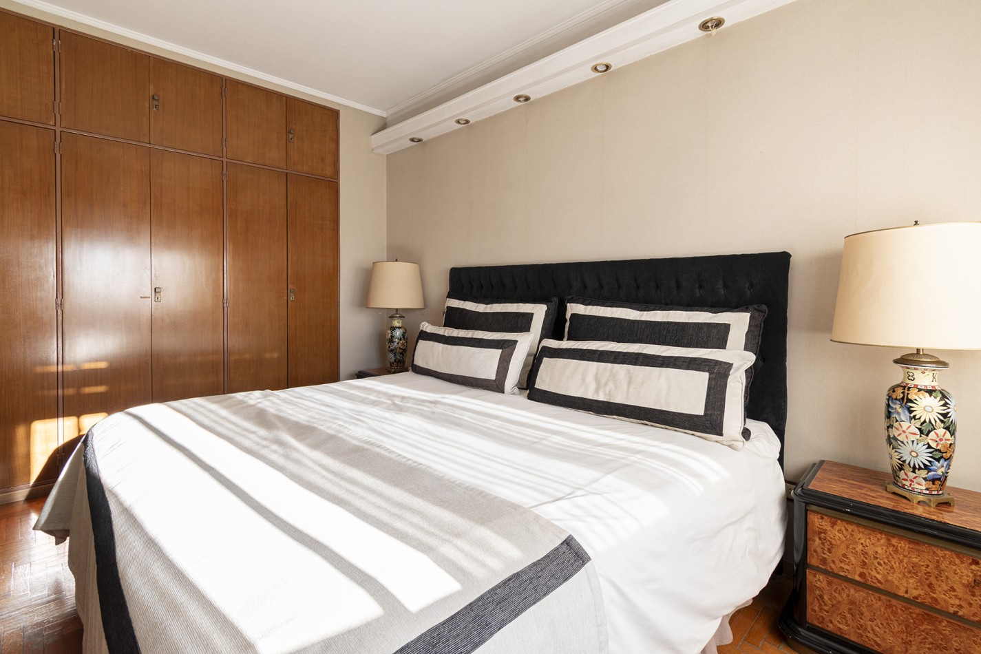 Excelente Departamento 4 ambientes en altura con cochera - Avellaneda Centro.
