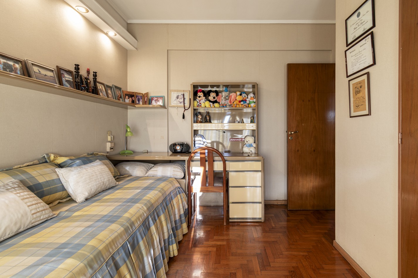 Excelente Departamento 4 ambientes en altura con cochera - Avellaneda Centro.