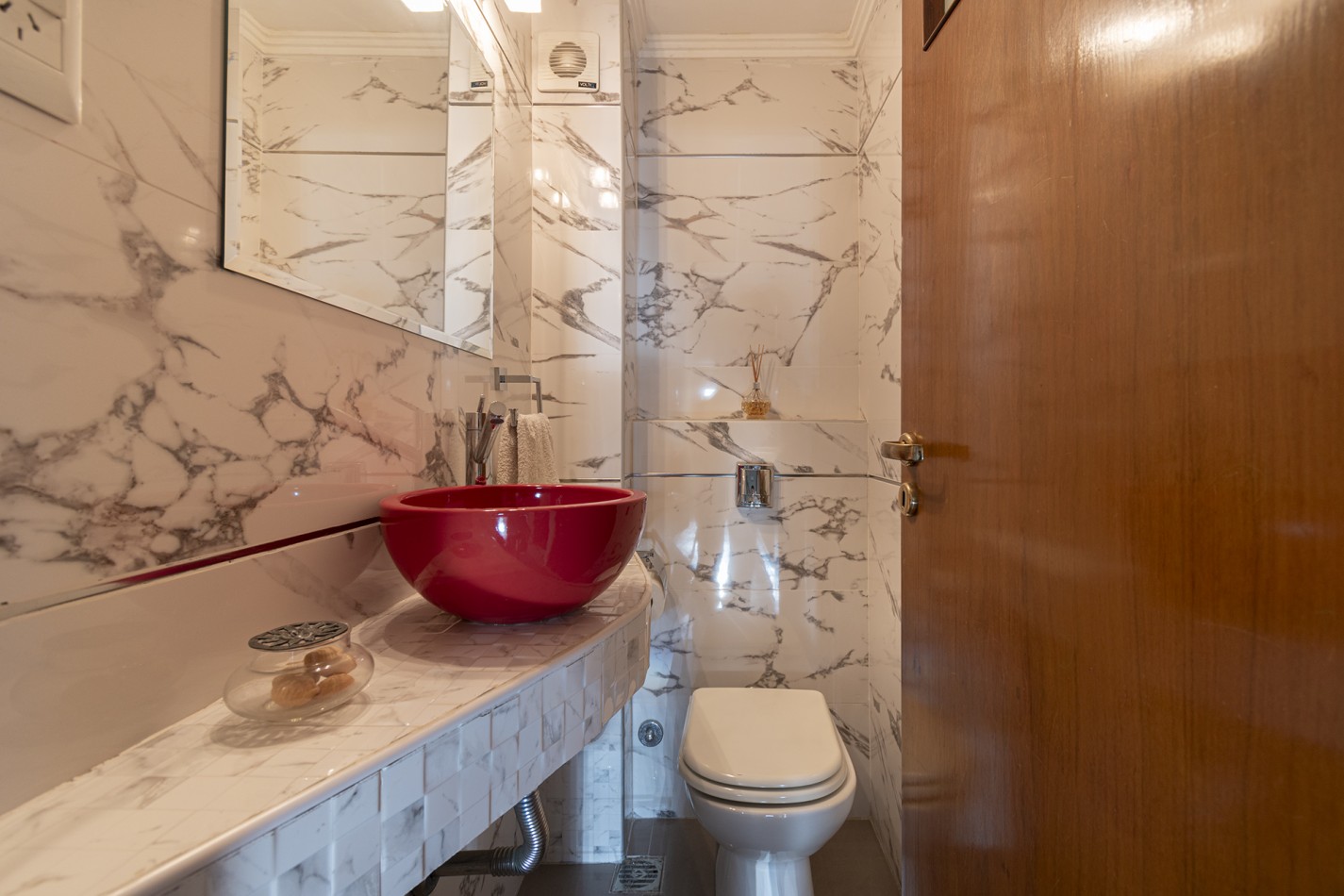 Excelente Departamento 4 ambientes en altura con cochera - Avellaneda Centro.