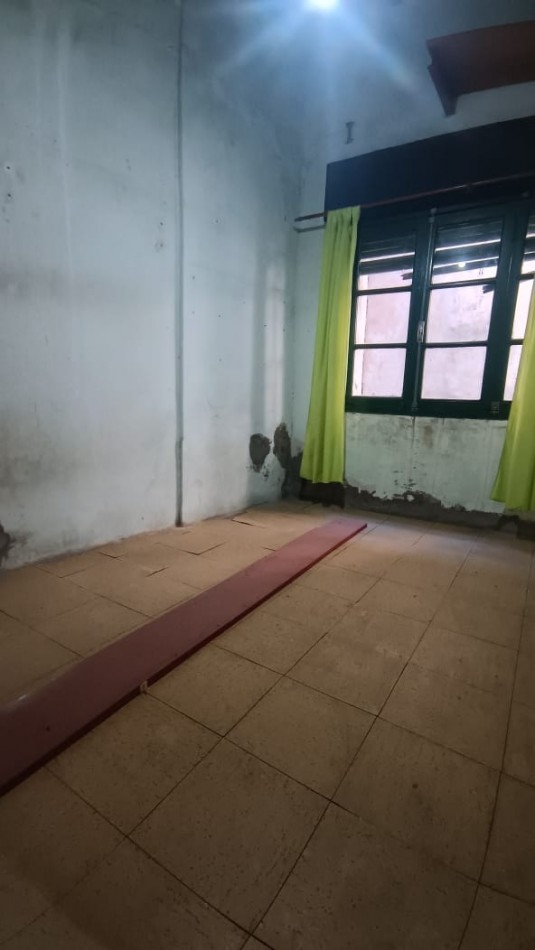 VENTA GRAN OPORTUNIDAD "CASA DE 4 AMB CON PATIO Y GARAGE"