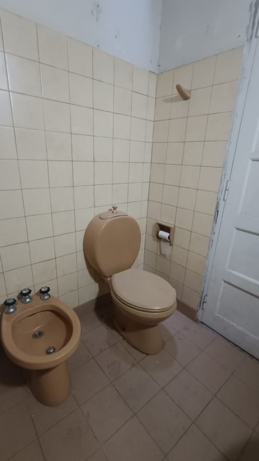 VENTA GRAN OPORTUNIDAD "CASA DE 4 AMB CON PATIO Y GARAGE"