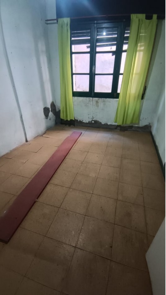 VENTA GRAN OPORTUNIDAD "CASA DE 4 AMB CON PATIO Y GARAGE"