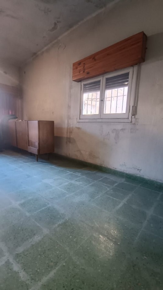 VENTA GRAN OPORTUNIDAD "CASA DE 4 AMB CON PATIO Y GARAGE"