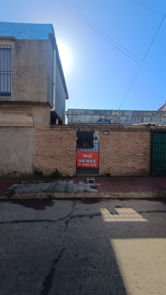 VENTA GRAN OPORTUNIDAD "CASA DE 4 AMB CON PATIO Y GARAGE"