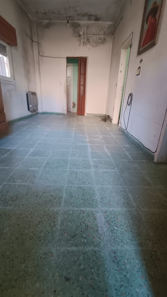 VENTA GRAN OPORTUNIDAD "CASA DE 4 AMB CON PATIO Y GARAGE"