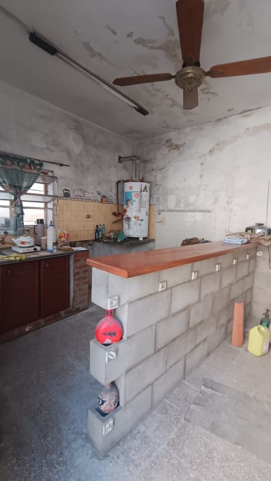 VENTA GRAN OPORTUNIDAD "CASA DE 4 AMB CON PATIO Y GARAGE"