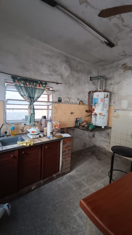 VENTA GRAN OPORTUNIDAD "CASA DE 4 AMB CON PATIO Y GARAGE"