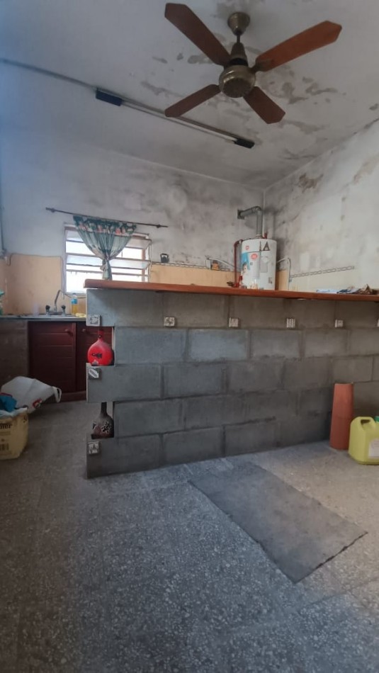 VENTA GRAN OPORTUNIDAD "CASA DE 4 AMB CON PATIO Y GARAGE"