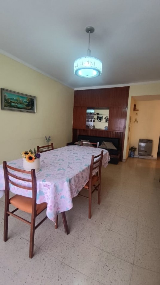 VENTA DEPARTAMENTO DE 2 AMBIENTES C/DEPENDENCIA - AL FRENTE A 1 CUADRA DEL MAR