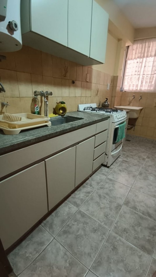 VENTA DEPARTAMENTO DE 2 AMBIENTES C/DEPENDENCIA - AL FRENTE A 1 CUADRA DEL MAR