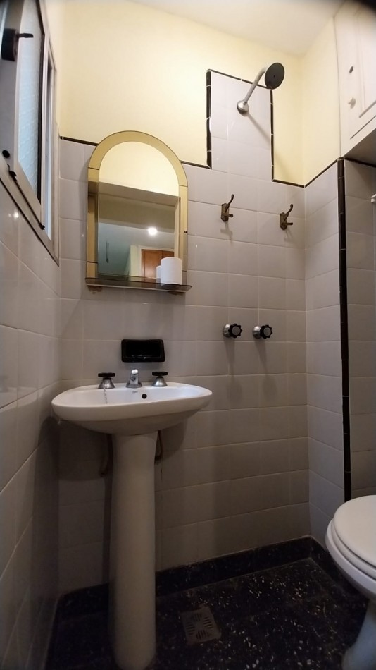 VENTA DEPARTAMENTO DE 2 AMBIENTES C/DEPENDENCIA - AL FRENTE A 1 CUADRA DEL MAR