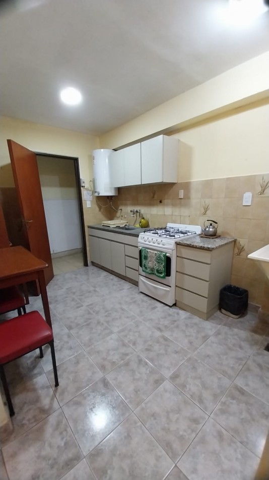 VENTA DEPARTAMENTO DE 2 AMBIENTES C/DEPENDENCIA - AL FRENTE A 1 CUADRA DEL MAR