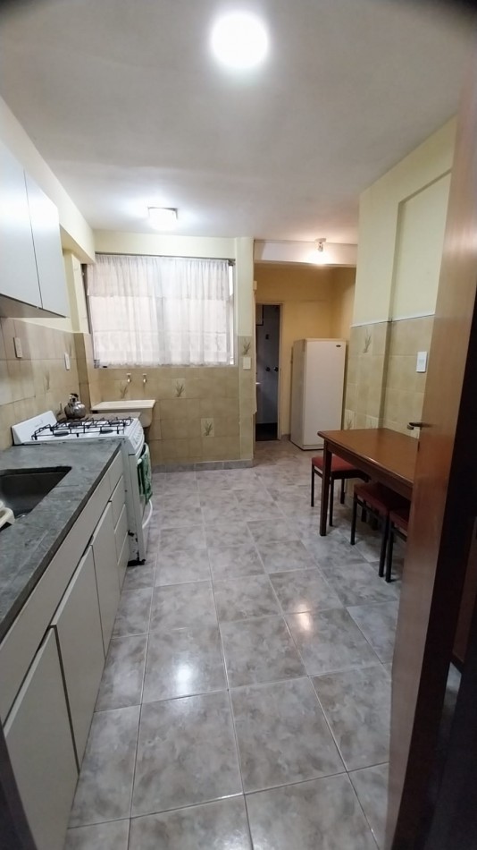 VENTA DEPARTAMENTO DE 2 AMBIENTES C/DEPENDENCIA - AL FRENTE A 1 CUADRA DEL MAR