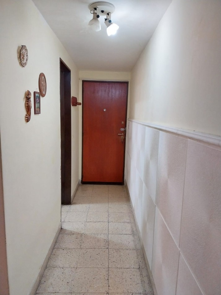 VENTA DEPARTAMENTO DE 2 AMBIENTES C/DEPENDENCIA - AL FRENTE A 1 CUADRA DEL MAR