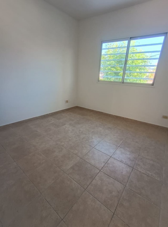 ALQUILER: 2 AMB A 20 mts DE AV. MITRE Y A 2 CUADRAS DE LA ESTACION SARANDI