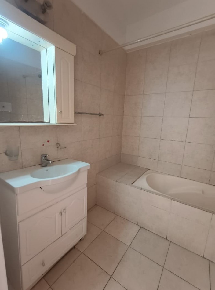 ALQUILER: 2 AMB A 20 mts DE AV. MITRE Y A 2 CUADRAS DE LA ESTACION SARANDI