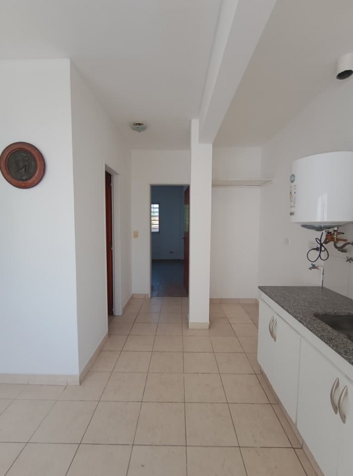 ALQUILER: 2 AMB A 20 mts DE AV. MITRE Y A 2 CUADRAS DE LA ESTACION SARANDI