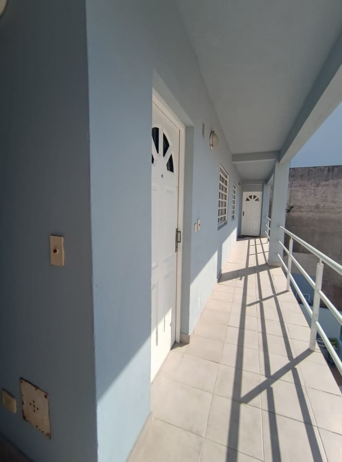 ALQUILER: 2 AMB A 20 mts DE AV. MITRE Y A 2 CUADRAS DE LA ESTACION SARANDI