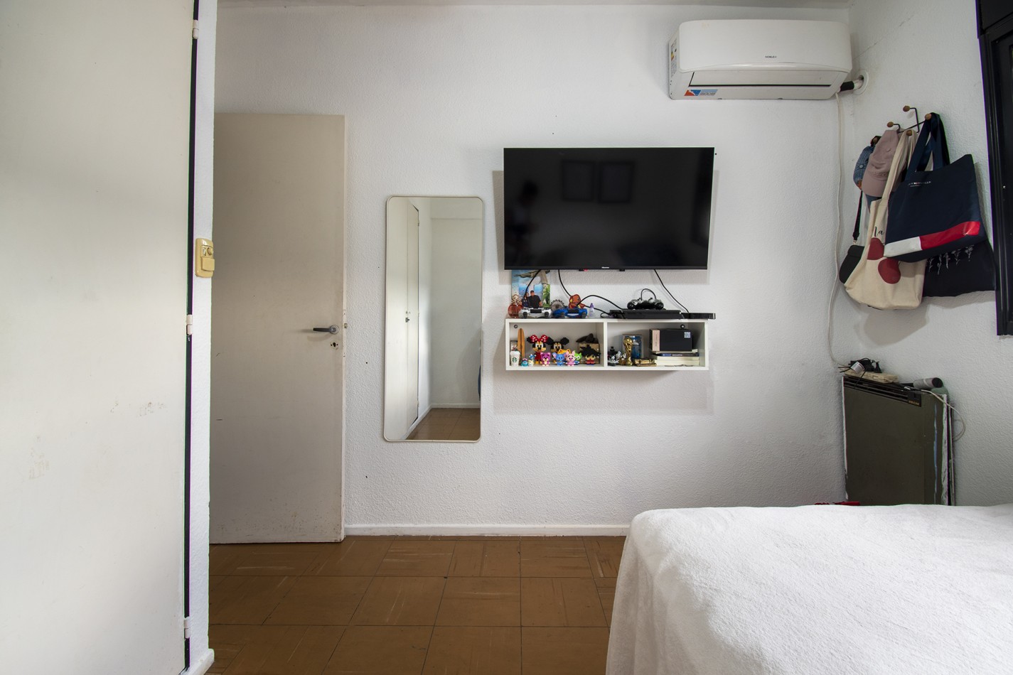 ALQUILER: Departamento de 4 amb de 77mts2 a metros de la estacion de Wilde