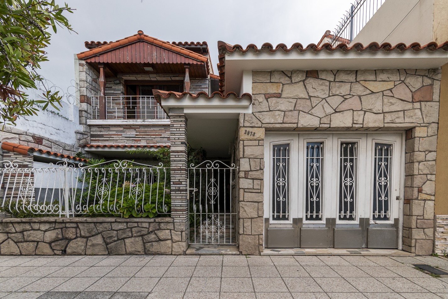 VENTA: Hermoso Chalet de 5 ambientes con Patio-Terraza- Cochera