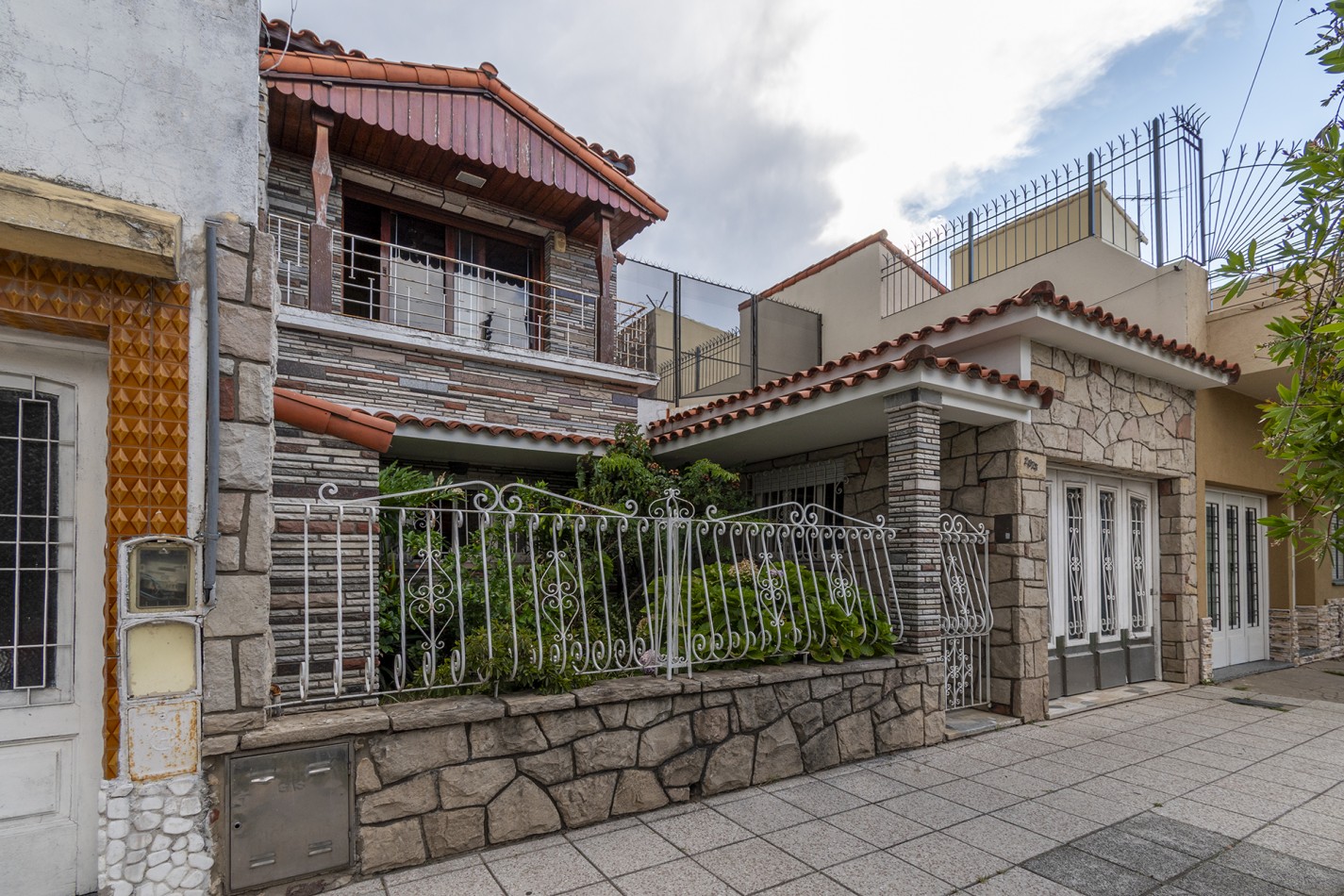 VENTA: Hermoso Chalet de 5 ambientes con Patio-Terraza- Cochera