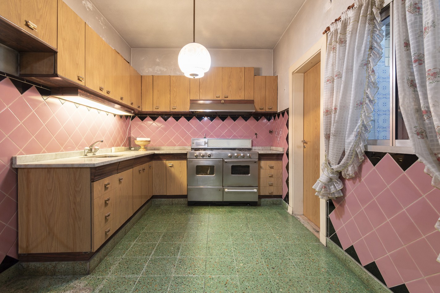 VENTA: Hermoso Chalet de 5 ambientes con Patio-Terraza- Cochera