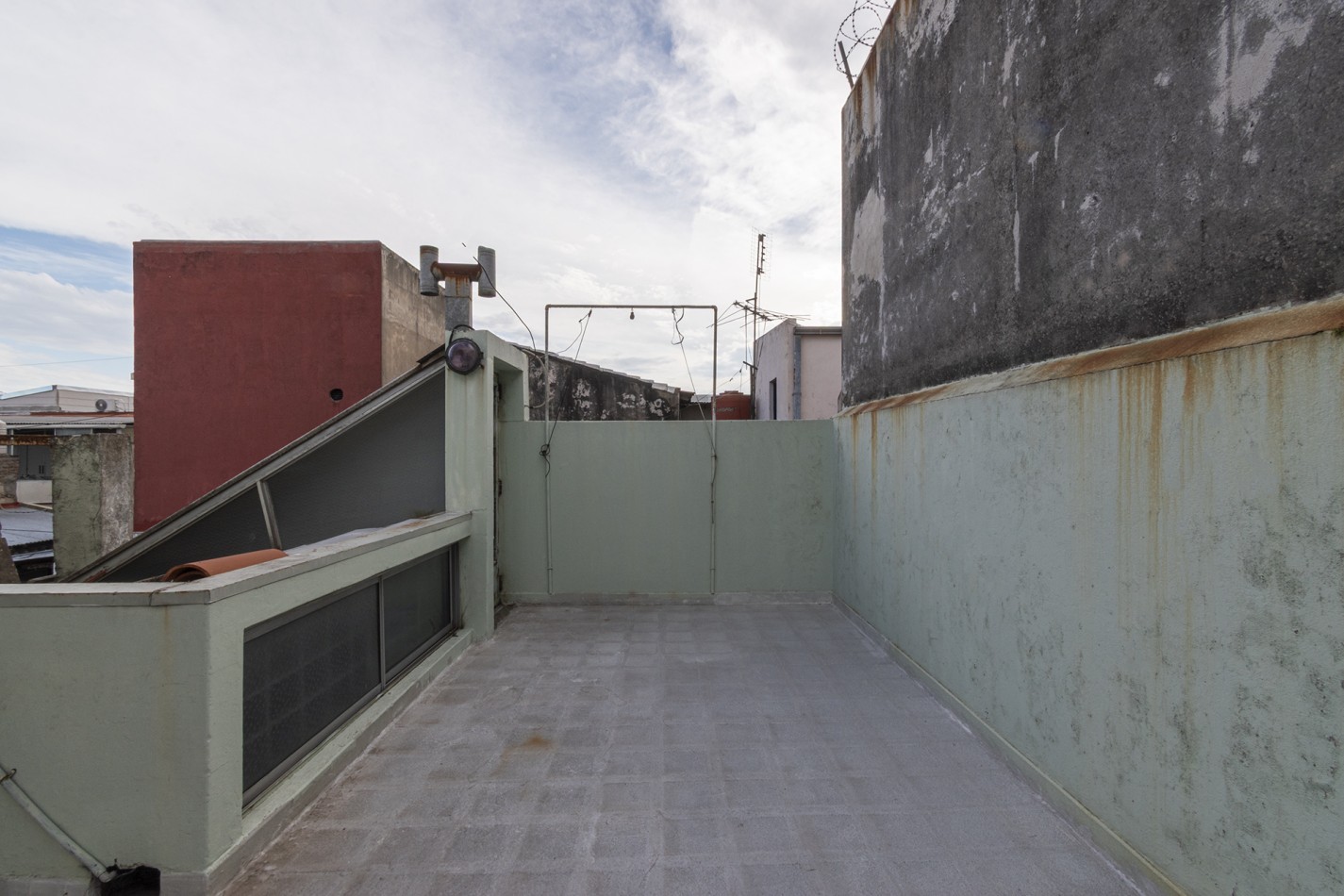 VENTA: Hermoso Chalet de 5 ambientes con Patio-Terraza- Cochera